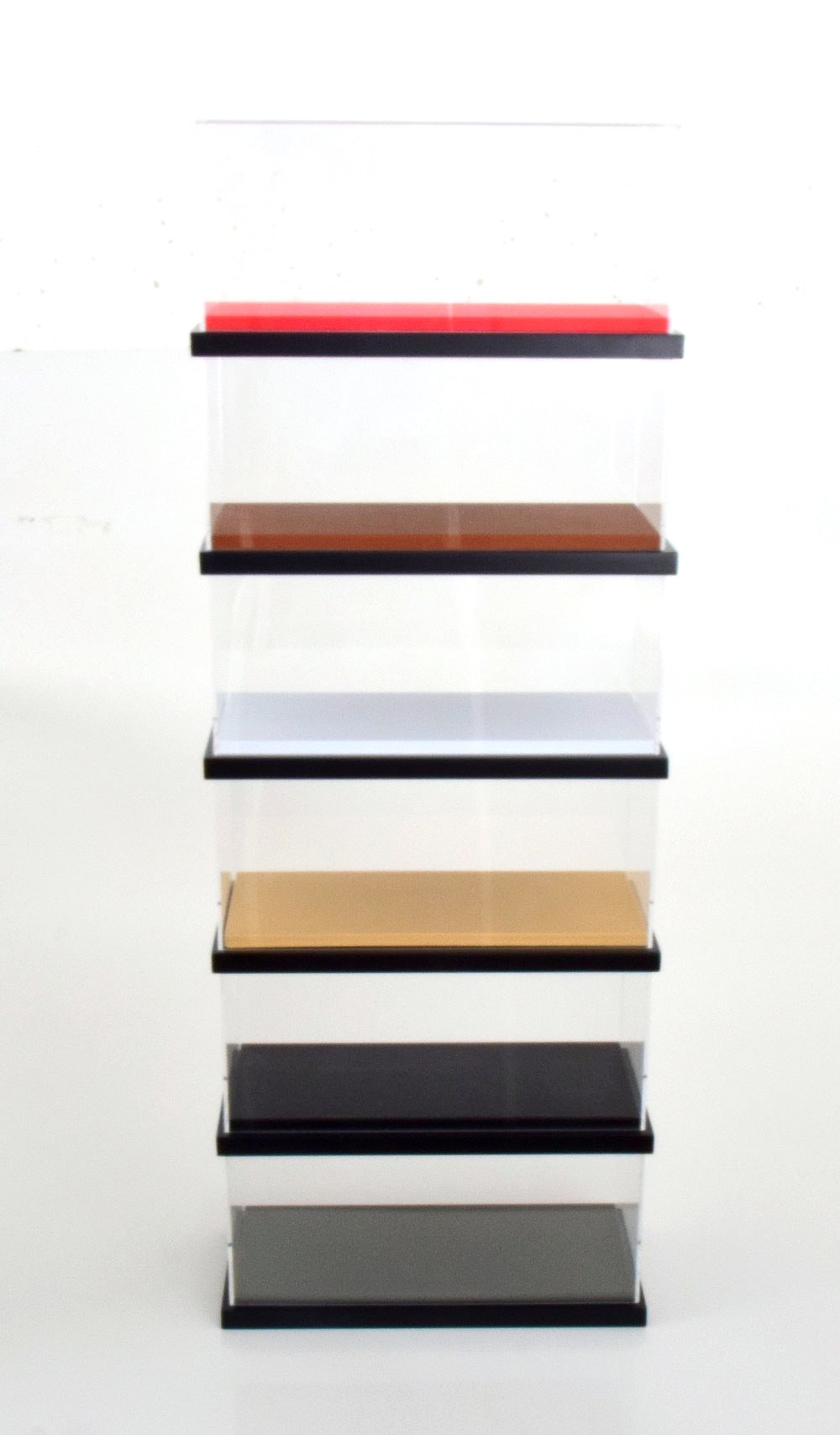 Luxusní plastová vitrína - šedý podklad - pro modely 1:18 Jewel Cases