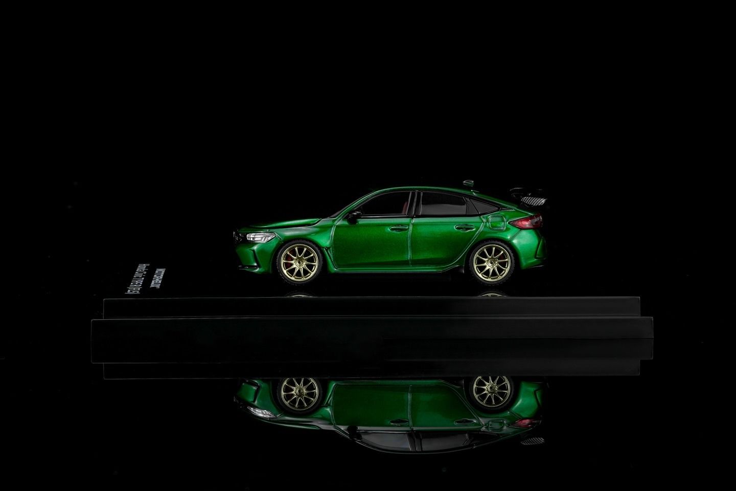 Honda Civic Type R (FL5) *HEC 2026* metallic green 1:64 Motorhelix