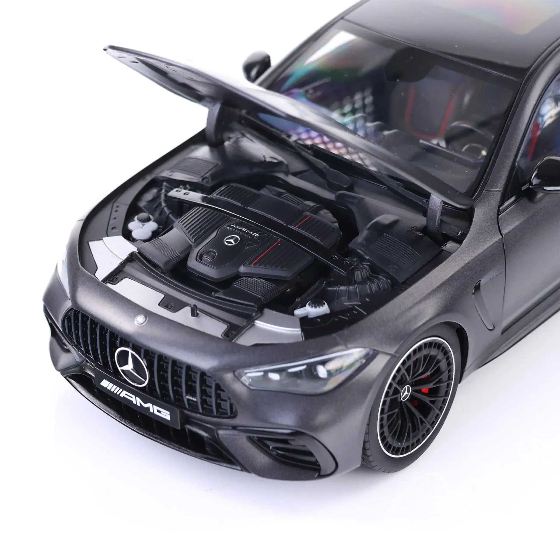 Mercedes-AMG CLE 53 Coupe Manufaktur graphit grey 1:18 NZG