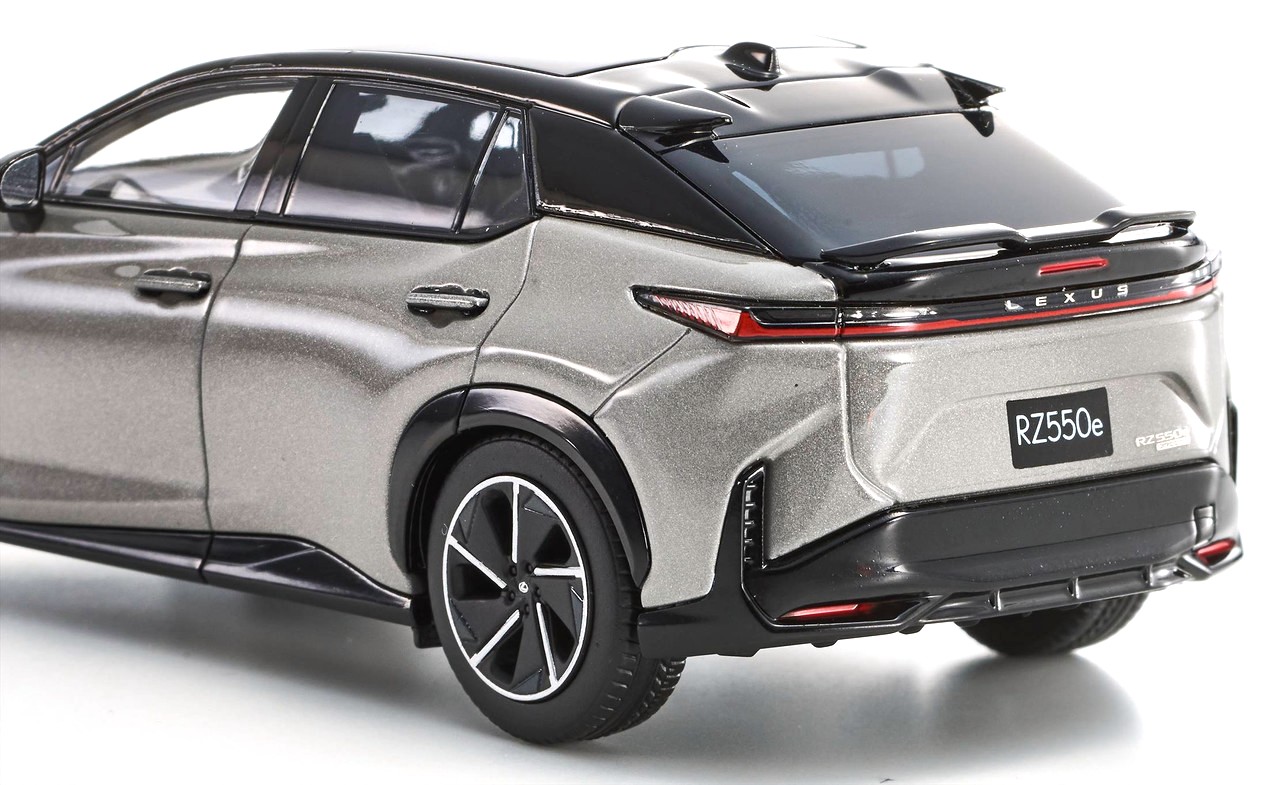 Lexus RZ550e F Sport 2026 grey/black 1:43 Kyosho