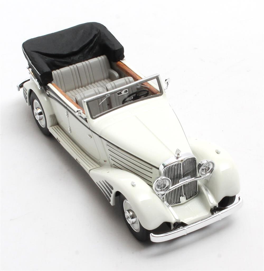Maybach Zeppelin DS8 Cabriolet Open 1934 Wedding with 2 Figurines 1:43 Matrix Scale Models