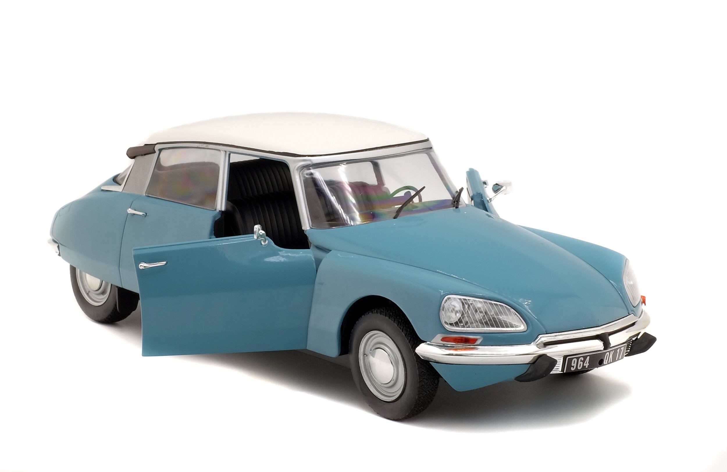 Citroen DS Special 1972 blue 1:18 Solido