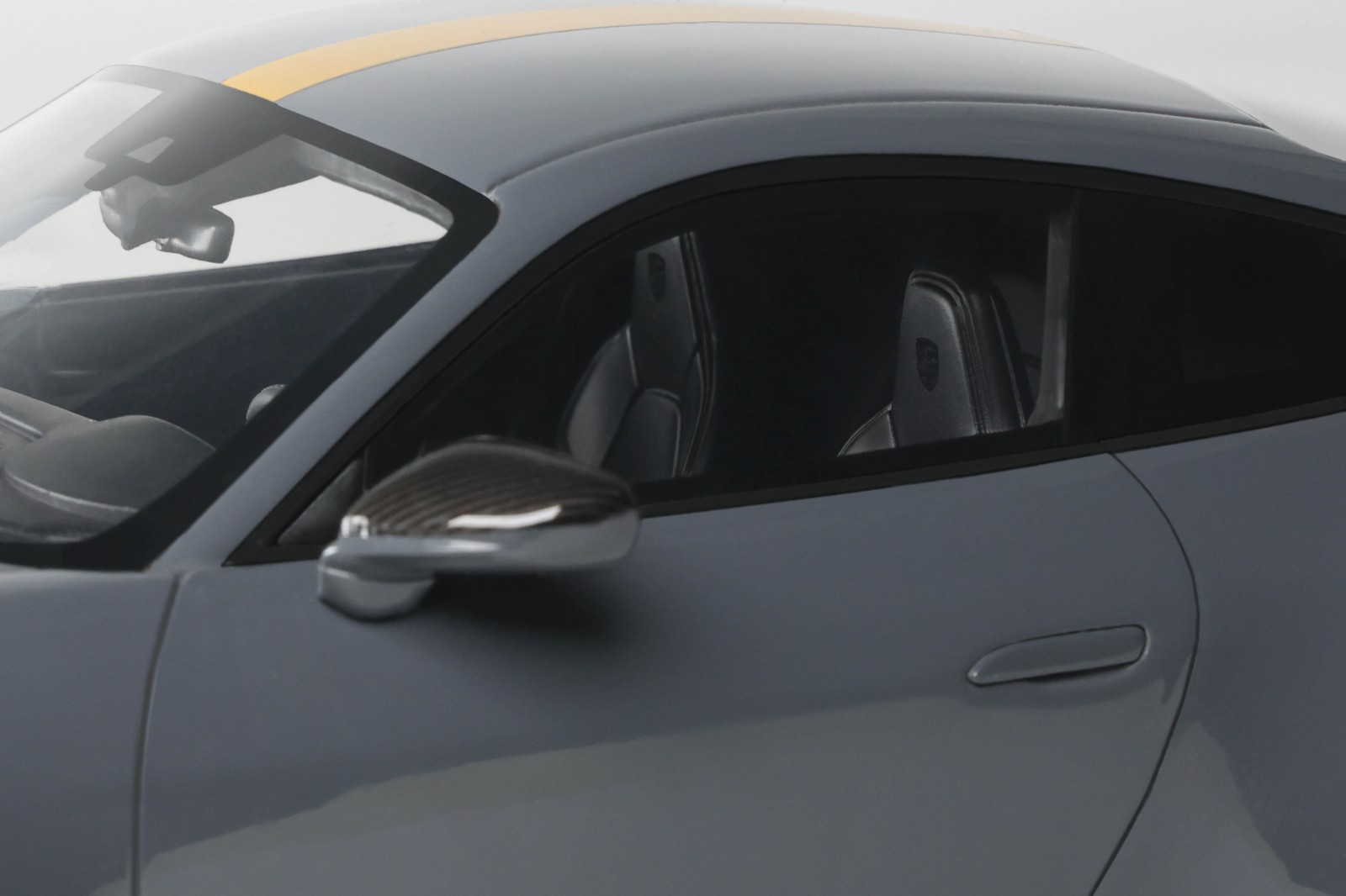 Porsche 911 992.2 GT3 Touring 2025 grey 1:18 GT Spirit