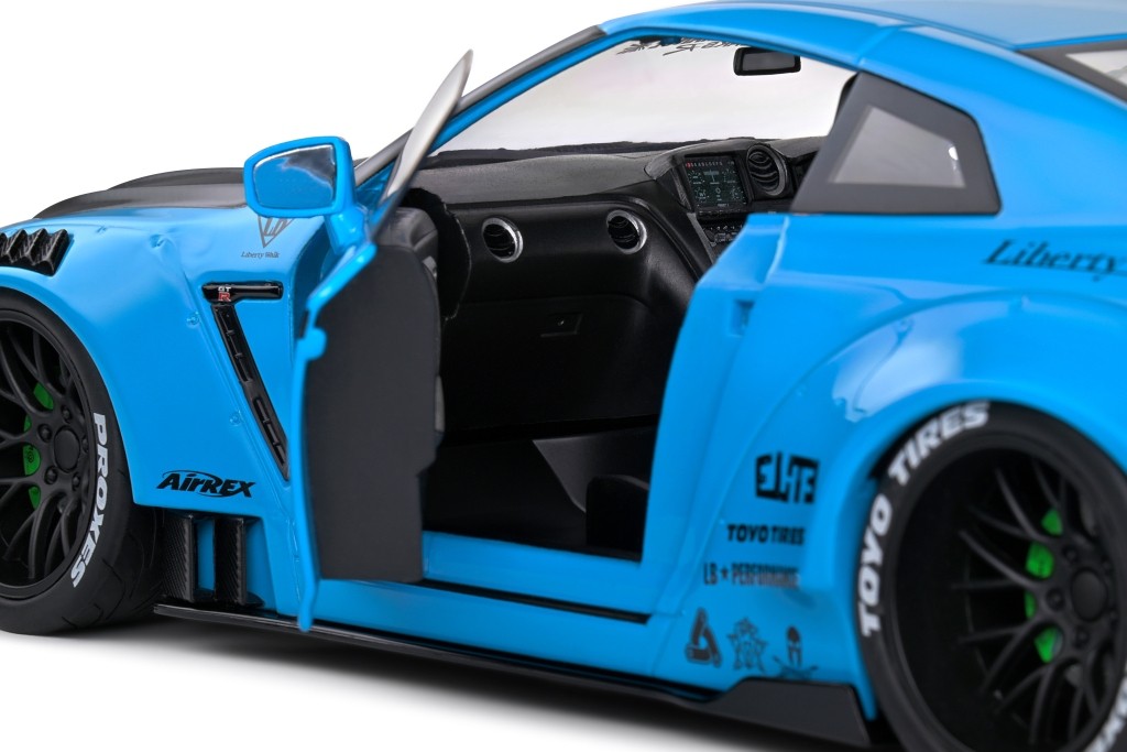 Nissan GT-R R35 Liberty Walk Body Kit 2.0 2024 baby blue 1:18 Solido