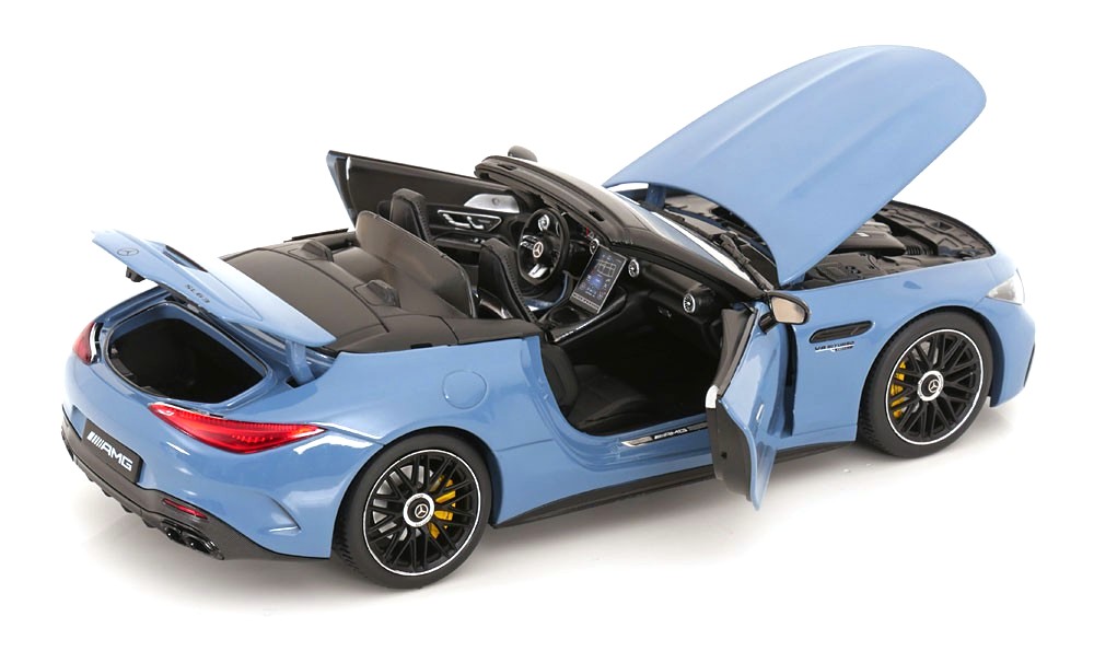Mercedes-AMG SL63 AMG 4Matic+ 2021 light blue 1:18 iScale