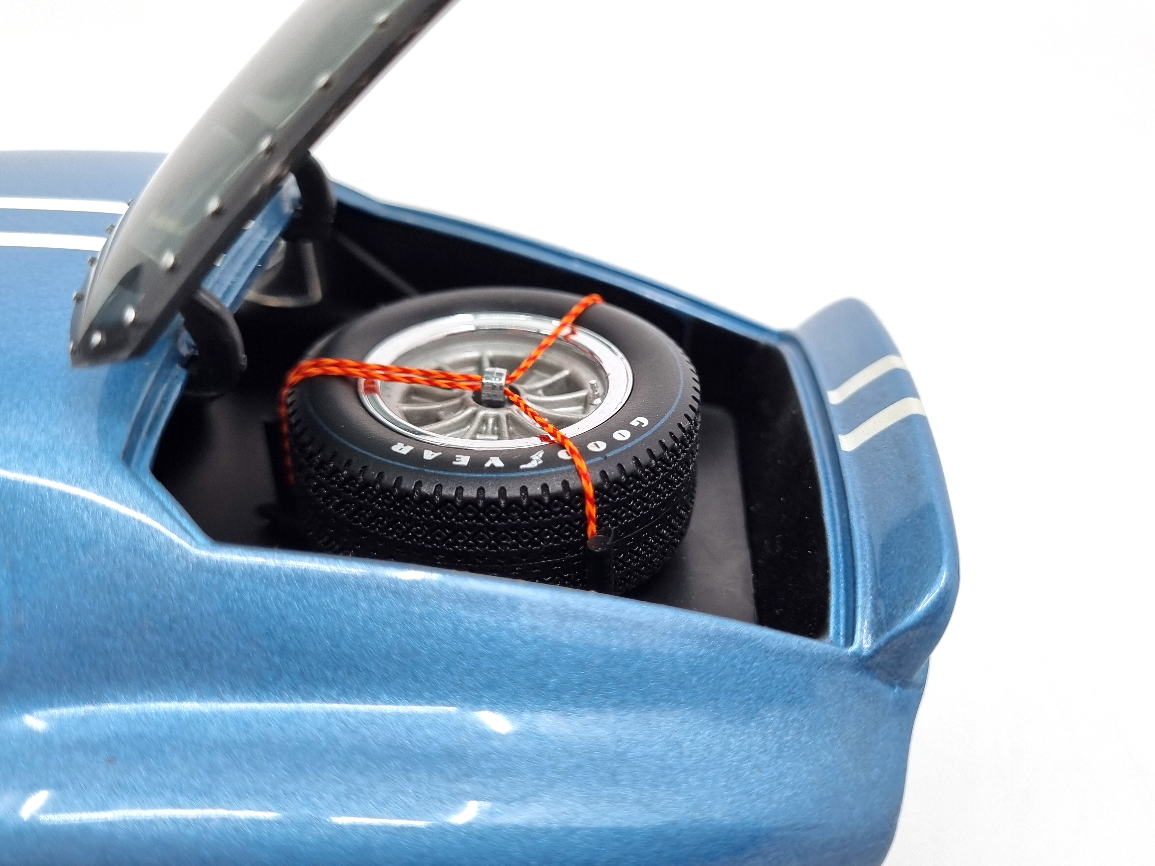 Cobra Daytona Coupe #15 1:18 Exoto