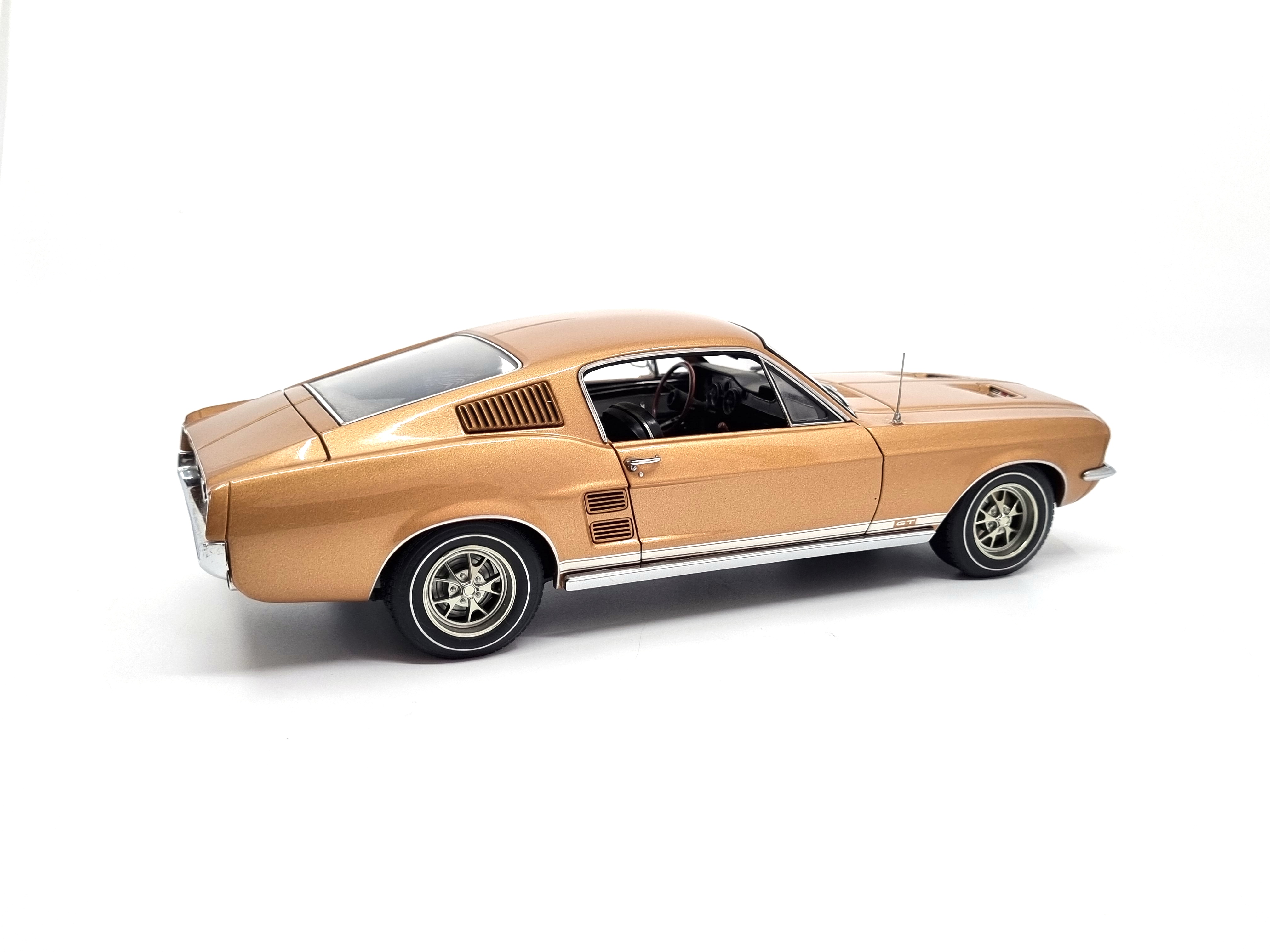 Ford Mustang GT 390 1967 1:18 AUTOart