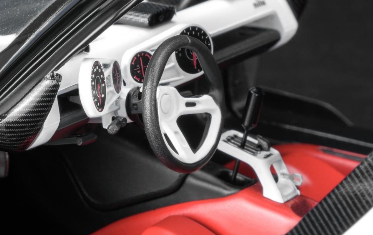 Nilu 27 V12 6.5L 1070hp 2024 white 1:18 Motorhelix