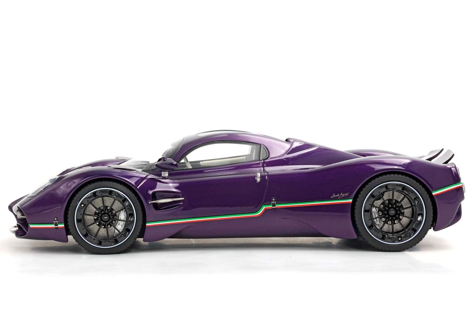 Pagani Utopia Viola Hong Kong 1:18 B.B.R.