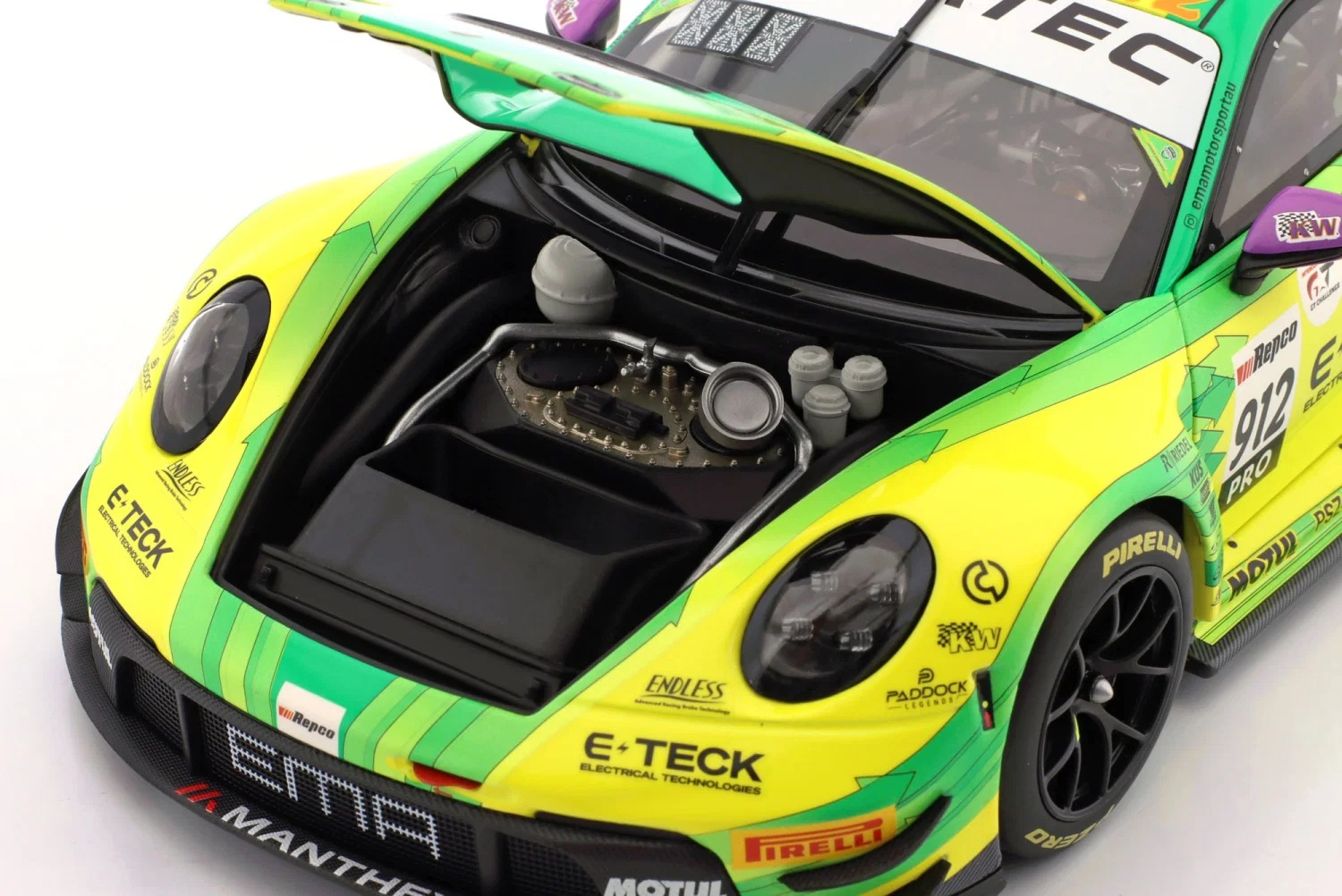 Porsche 911 GT3 R Manthey Grello #912 Güven/Vanthoor/Campbell Sieger 12H Bathurst 2024 1:18 Minichamps