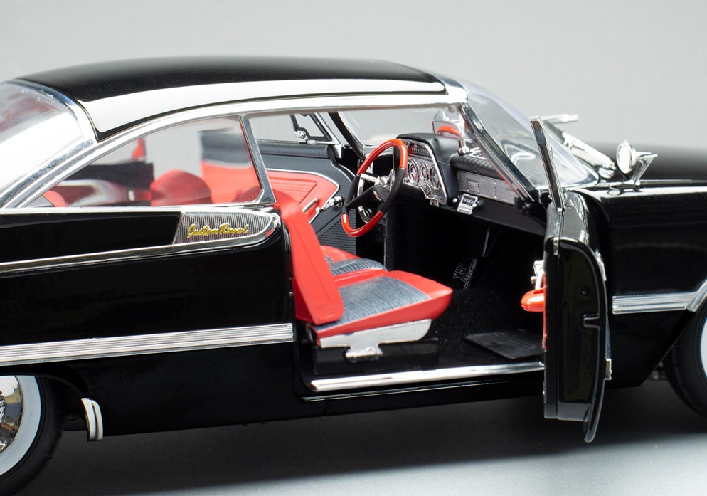 Dodge Custom Royal Lancer Hard Top 1959 jet black 1:18 Sun Star