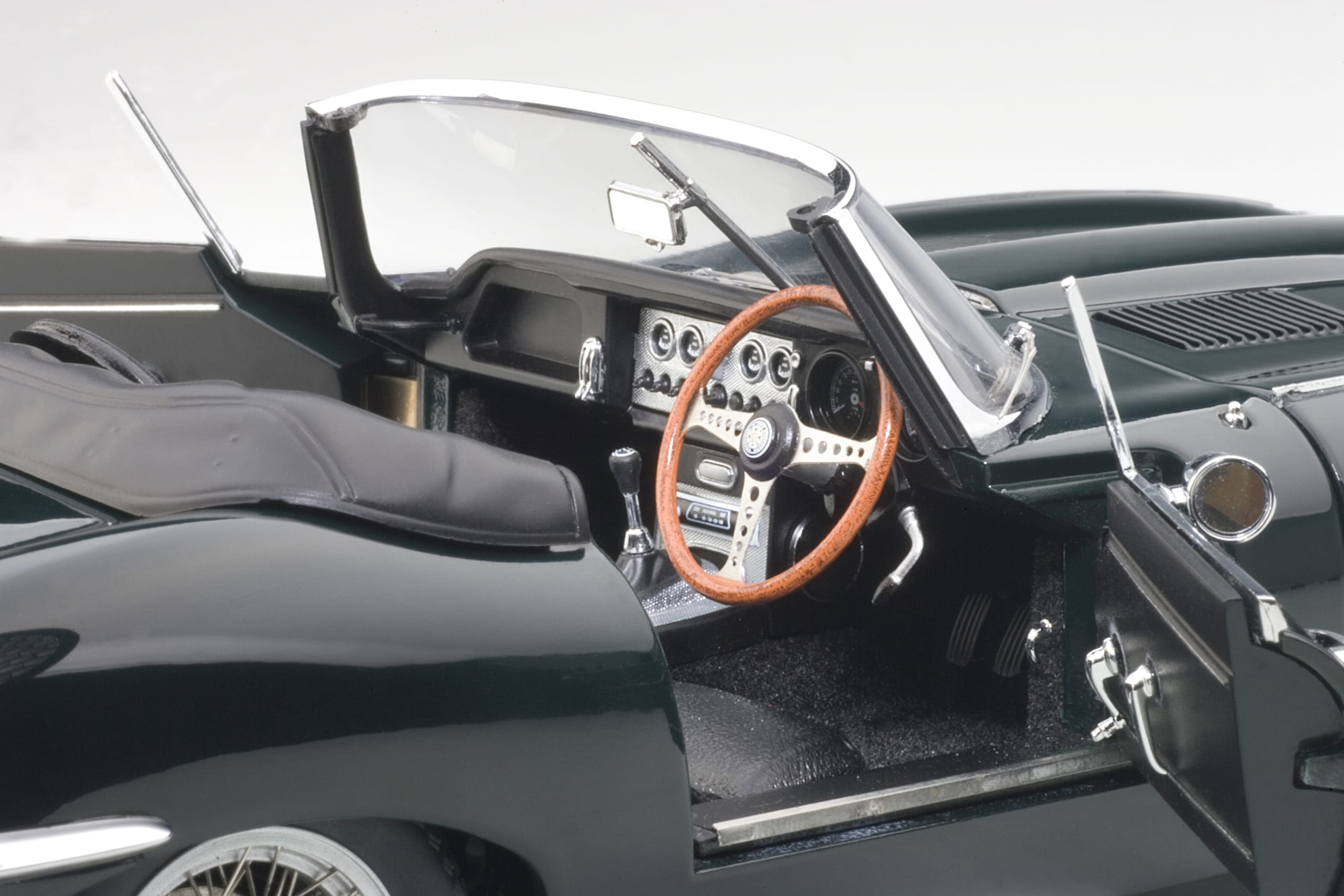 Jaguar E-Type Roadster Series I 3.8 1962 Green 1:18 AUTOart