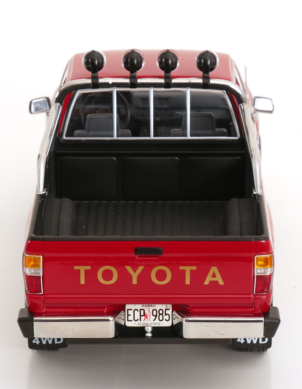 Toyota Hilux Xtra Cab 4x4 1985 red 1:18 KK Scale