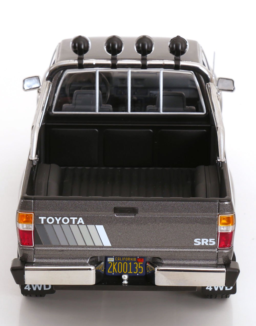 Toyota Hilux Xtra Cab 4x4 1985 Greymetallic 1:18 KK Scale