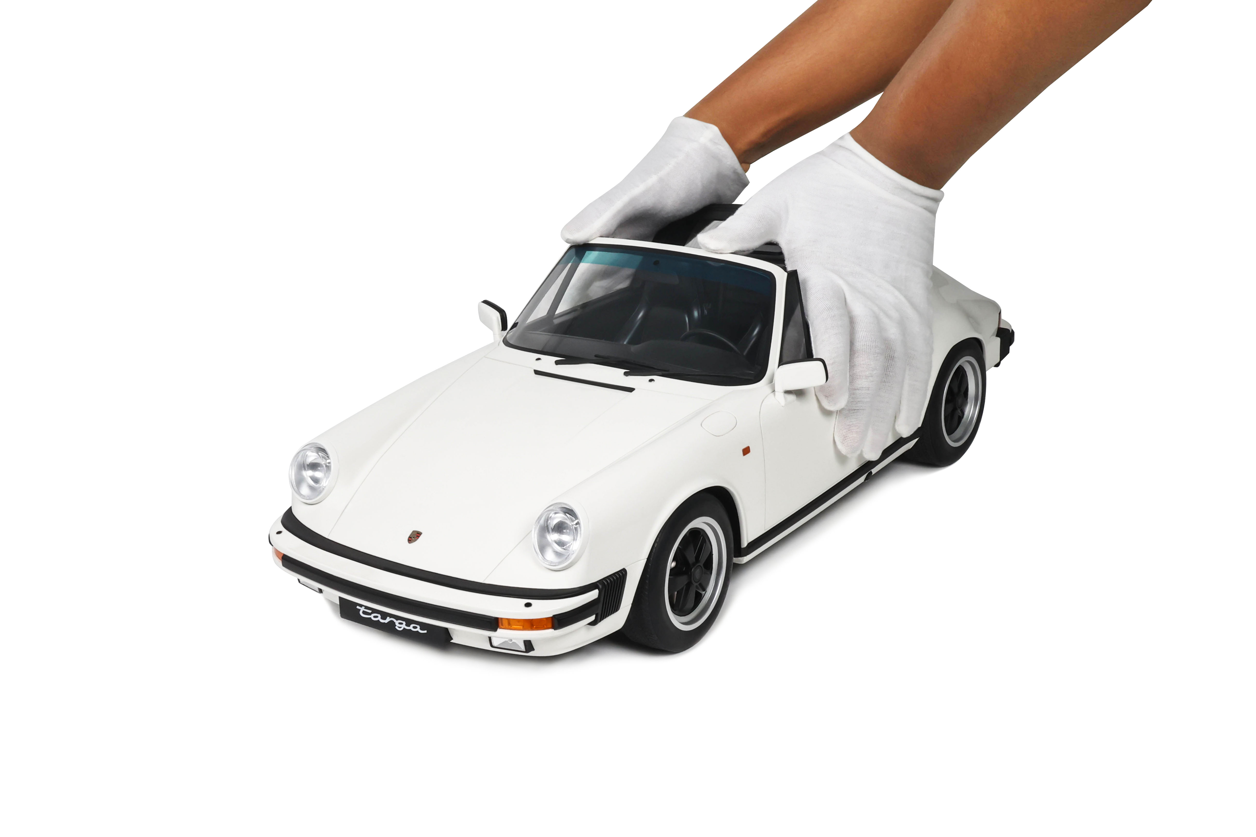 Porsche 911 3.2 Targa Grand Prix 1984 white 1:8 GT Spirit