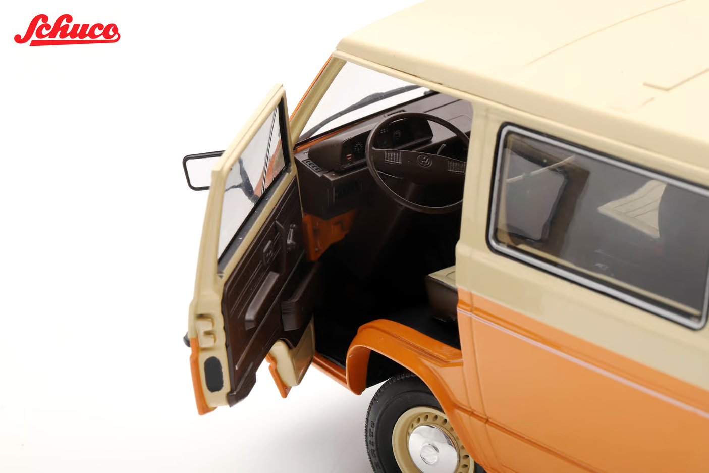 Volkswagen T3a L Bus orange 1:18 Schuco