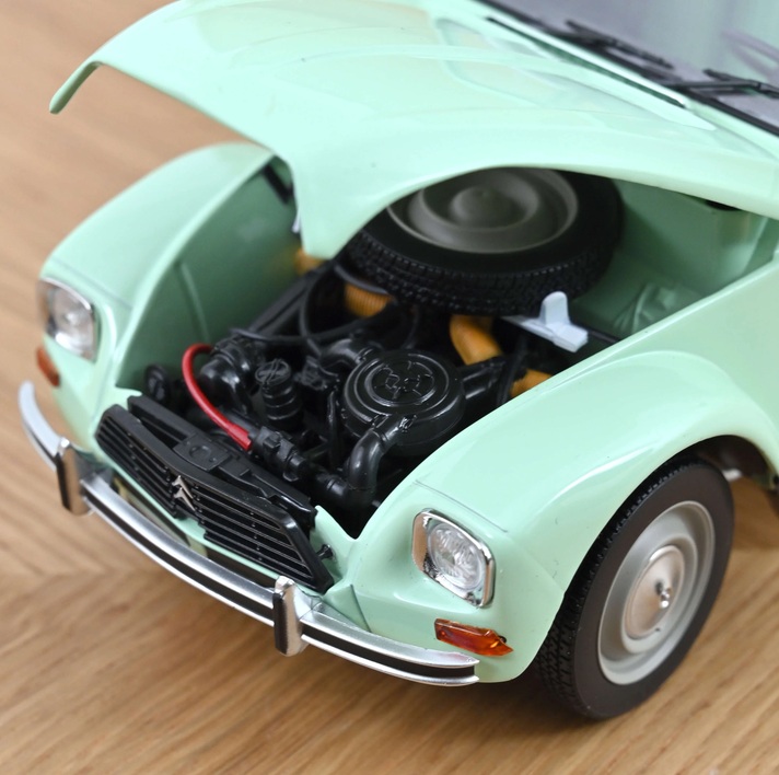 Citroën Dyane 6 1983 jade green 1:18 Norev