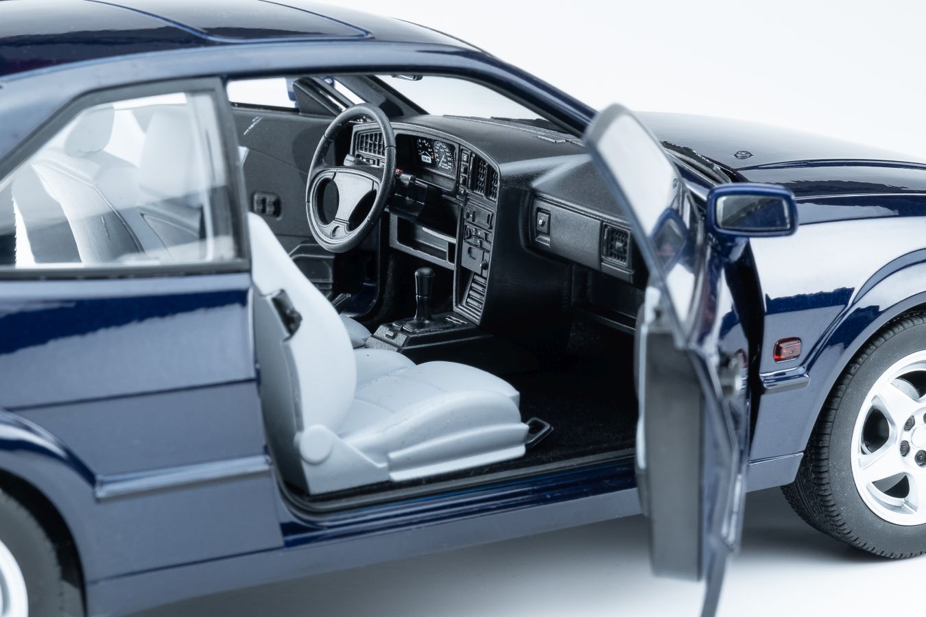 Volkswagen Corrado VR6 aqua blue 1:18 Norev