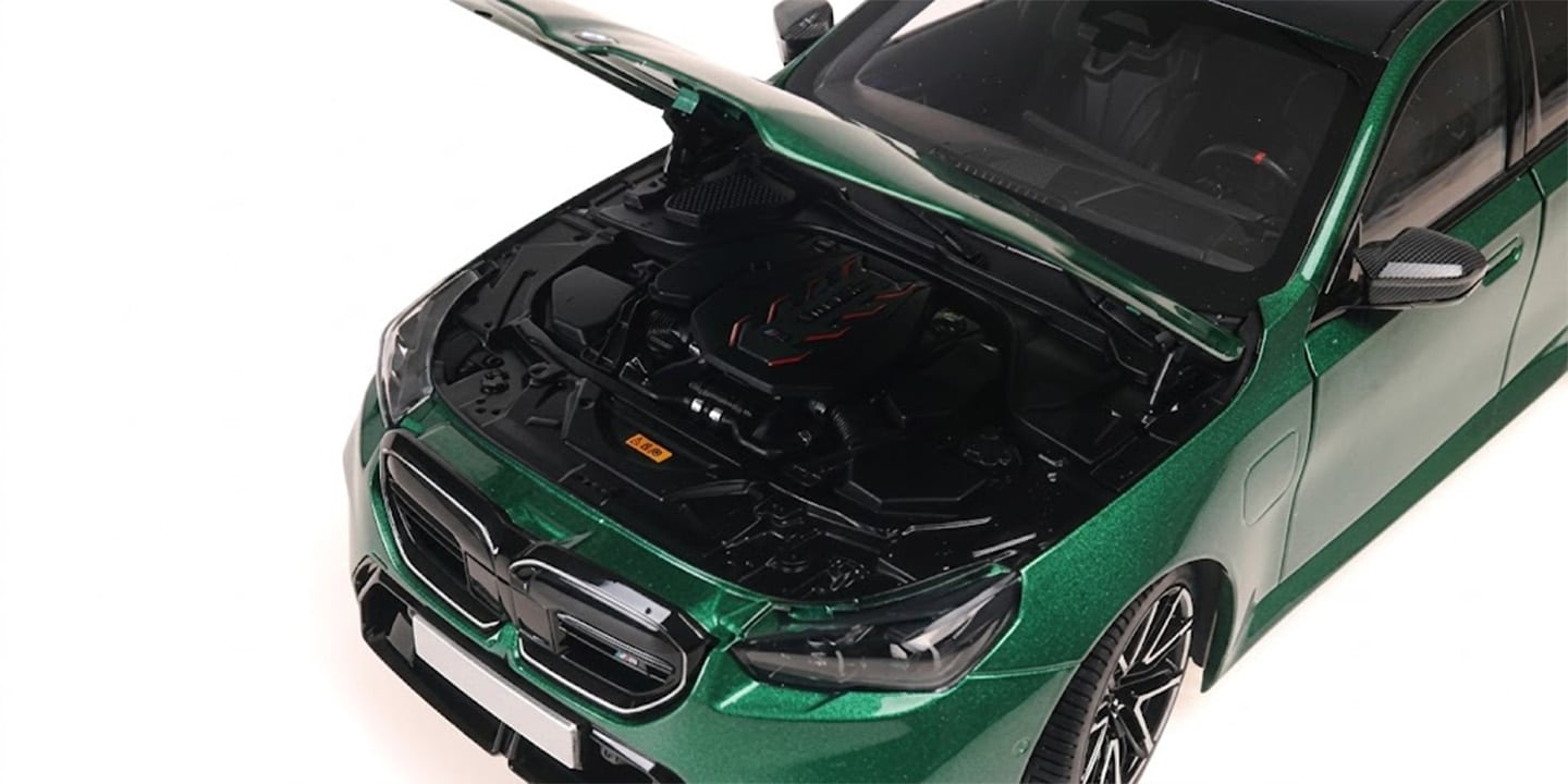 BMW M5 2024 green metallic 1:18 Minichamps