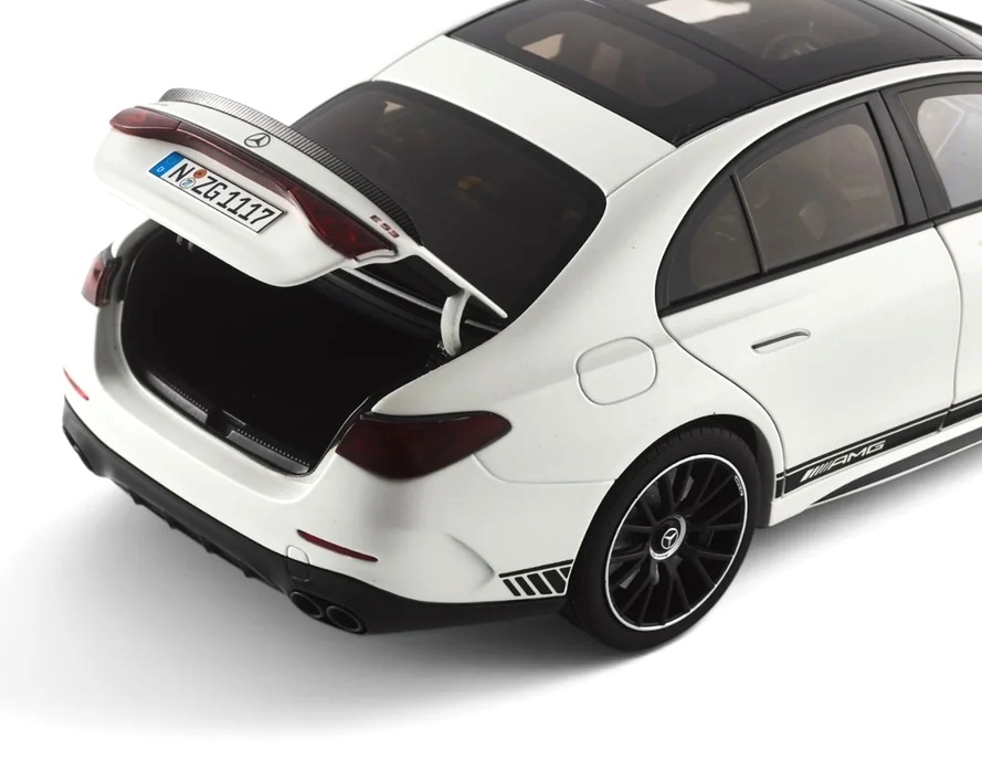 Mercedes-AMG E 53 Hybrid 4Matic+ edition one 1:18 NZG