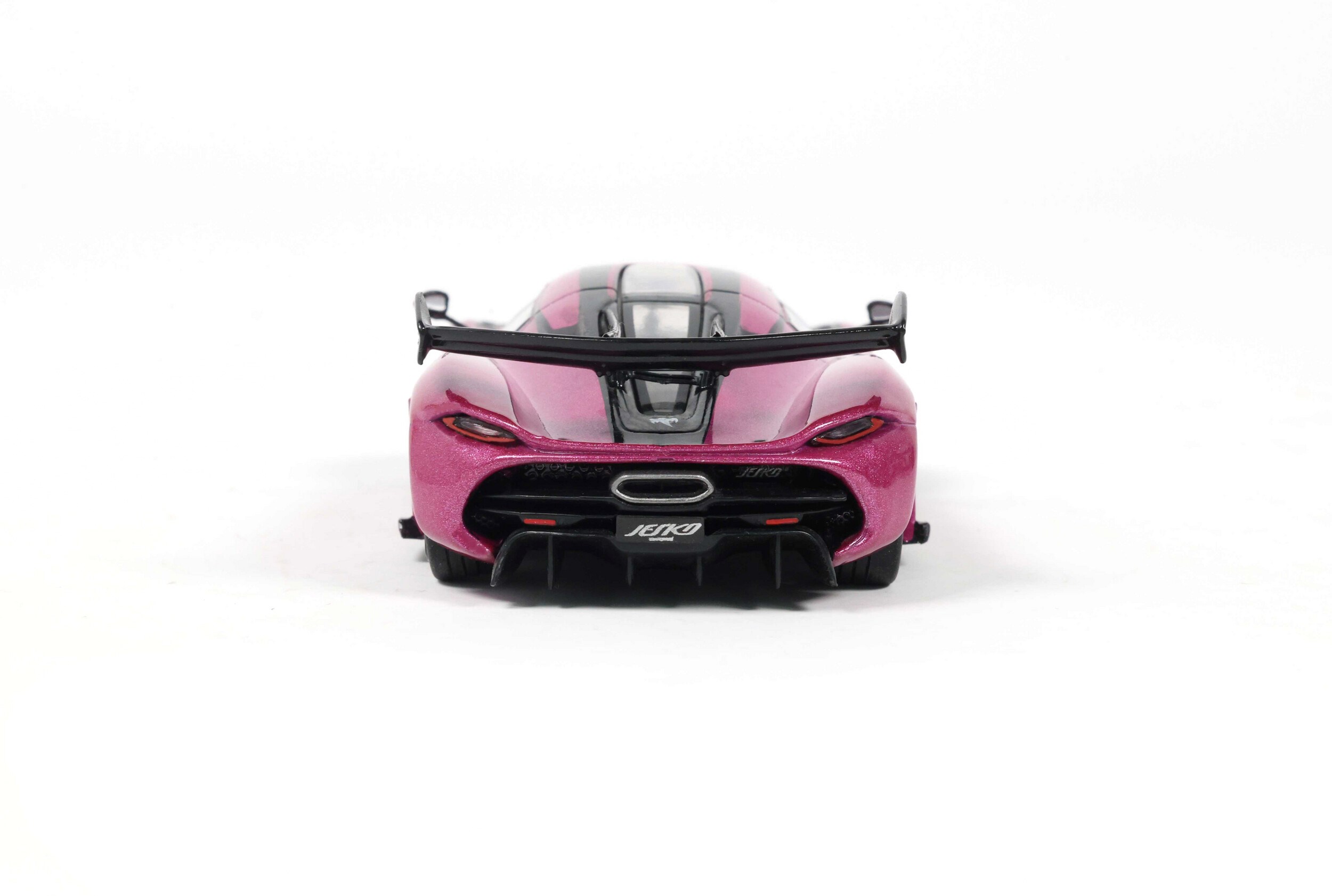 Koenigsegg Jesko 2022 Purple 1:43 Solido