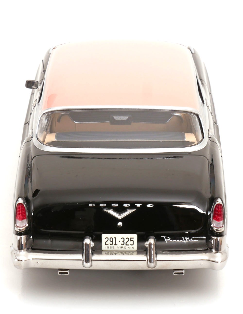 DeSoto Fireflite Sedan 1955 black/pink 1:18 KK Scale