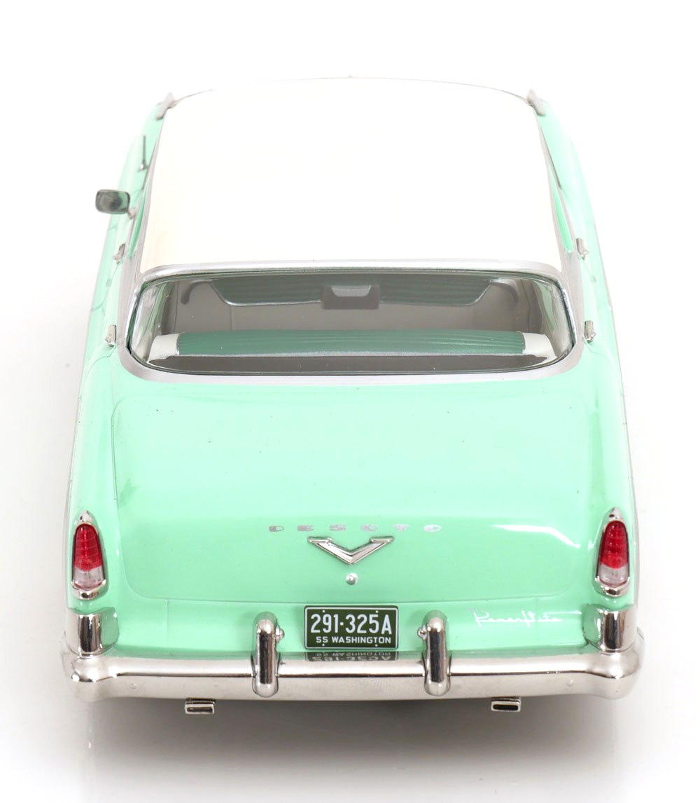 DeSoto Fireflite Sedan 1955 light green/cream 1:18 KK Scale