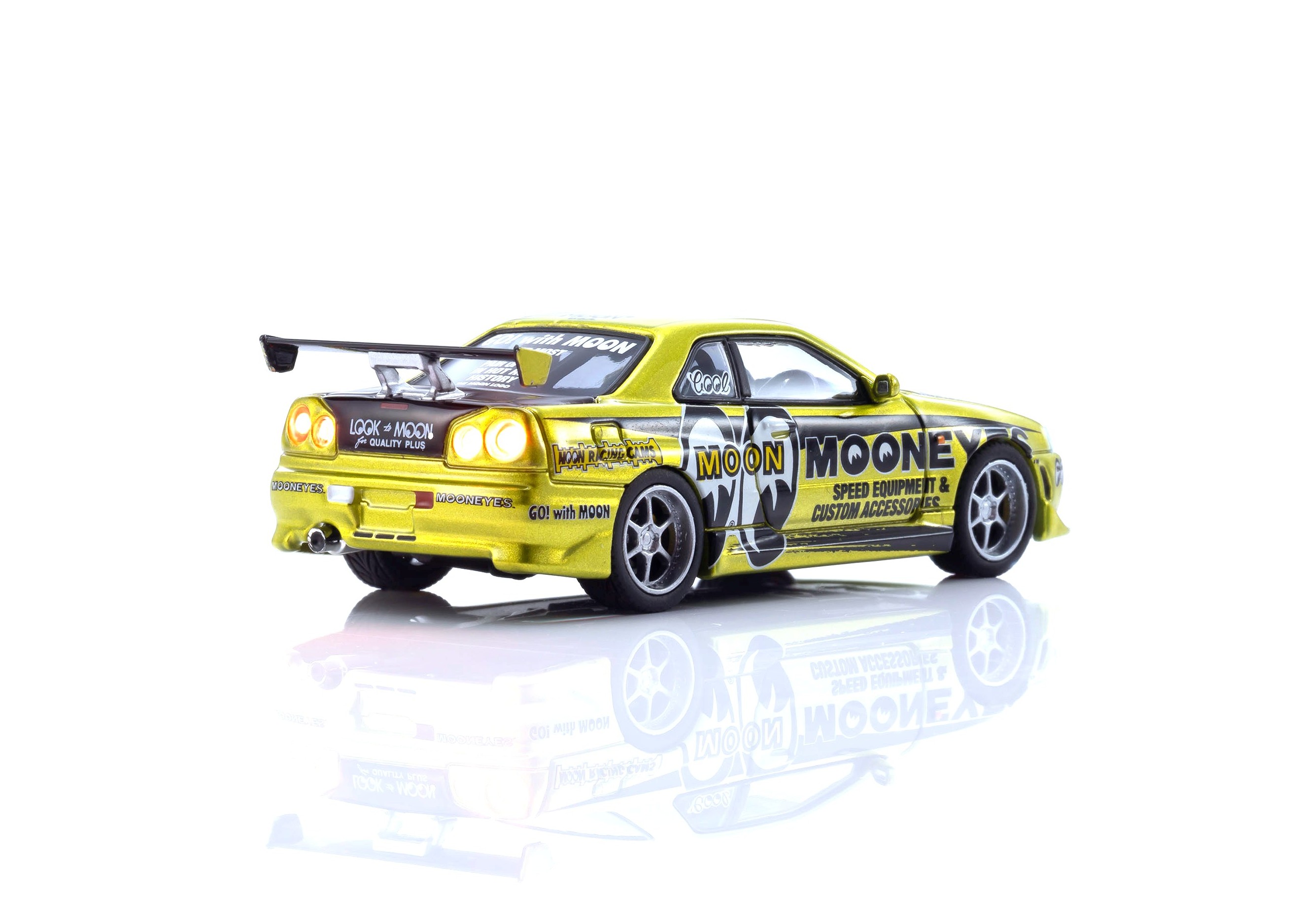 Nissan Skyline GT-R (R34) *Mooneyes 1* 2026 With Led 1:64 Kyosho