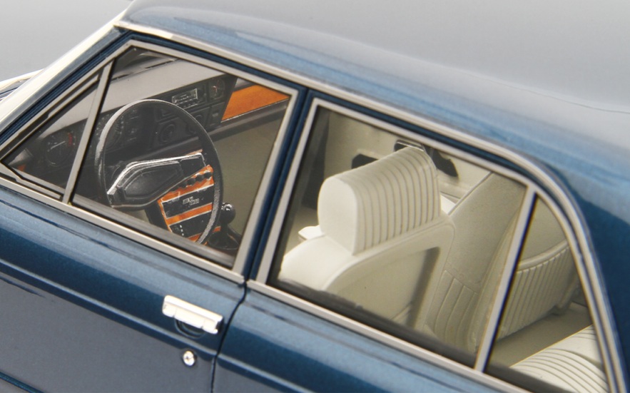 Fiat 130 Berlina 1971 blue 1:18 Laudoracing Model