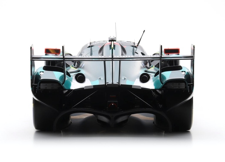Aston Martin Valkyrie Thor Team #009 Riberas/ Sorensen/ De Angelis 24H Le Mans 2025 1:8 Spark