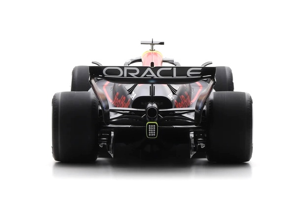 Red Bull Racing RB21 Oracle #1 M.Verstappen Winner Abu Dhabi GP 2025 1:8 Spark