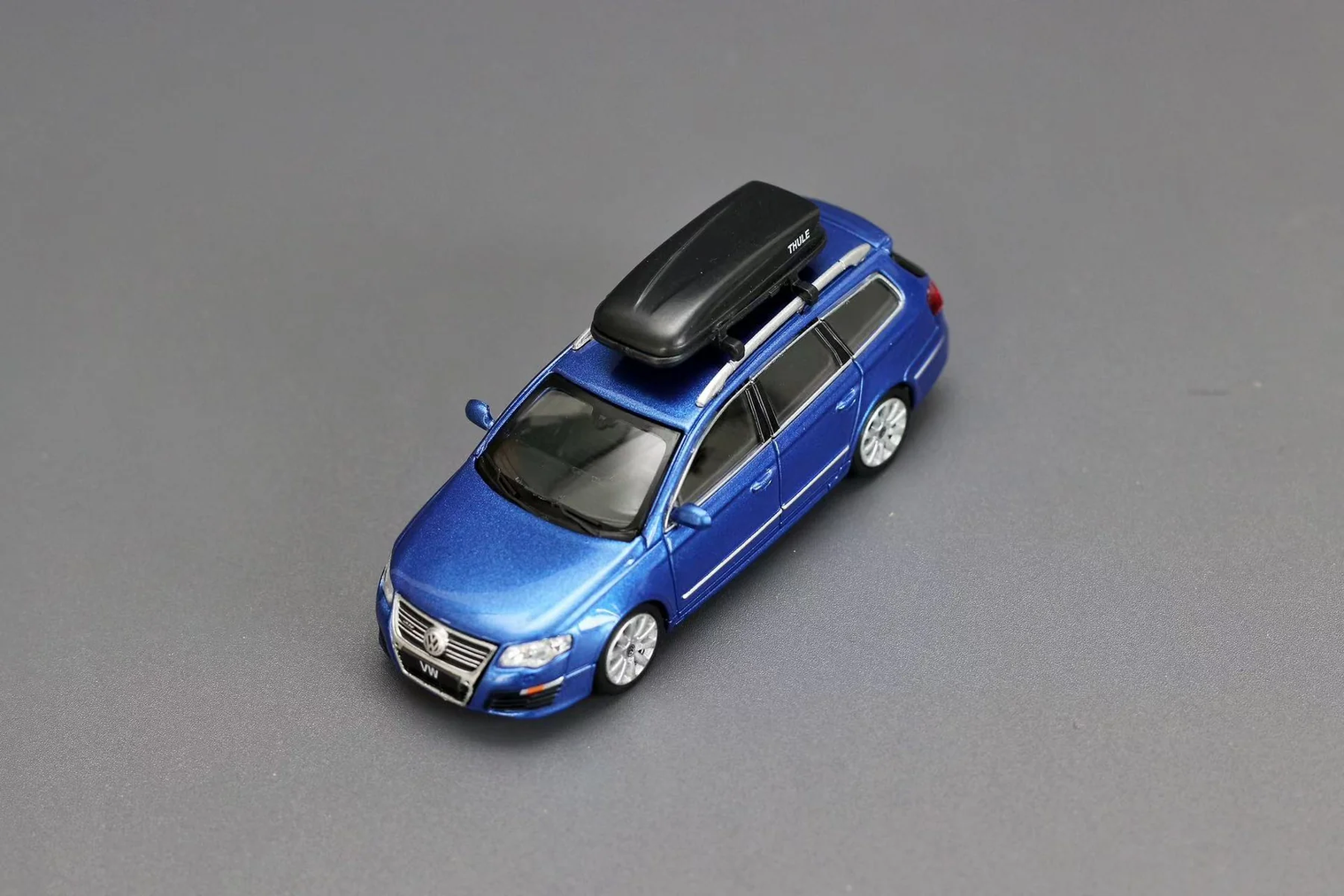 Volkswagen R36 Wagon blue 1:64 Street Weapon