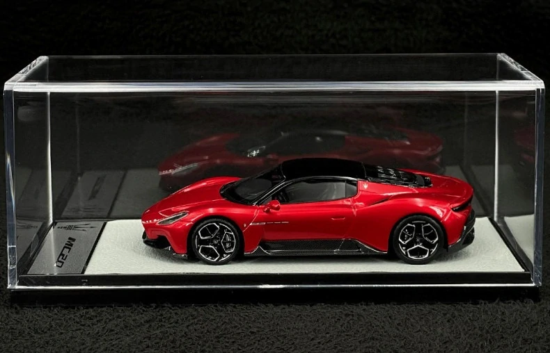 Maserati MC20 2020 red metallic/gloss black roof 1:43 B.B.R.