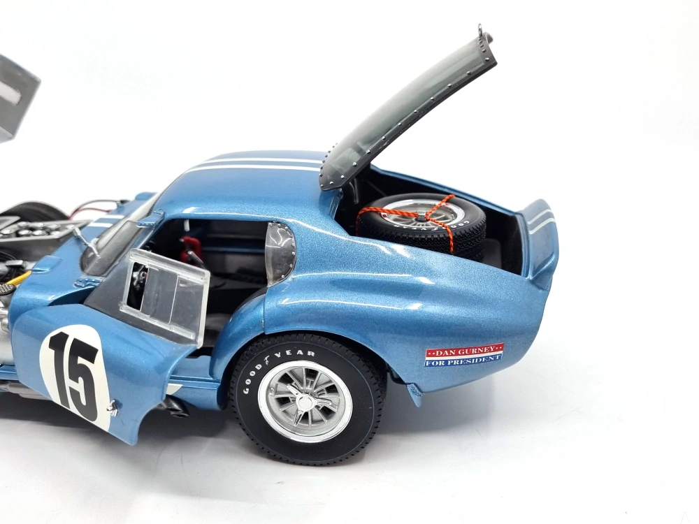 Cobra Daytona Coupe #15 1:18 Exoto