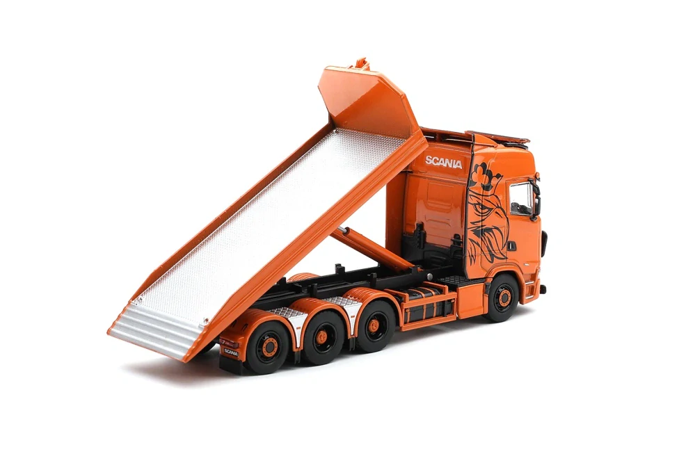 Scania 770S B8x4NA Hooklift Flatbed 2025 orange 1:64 Mini GT