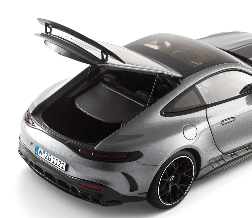 Mercedes-AMG GT 63 Pro 4Matic+ selenite grey 1:18 NZG