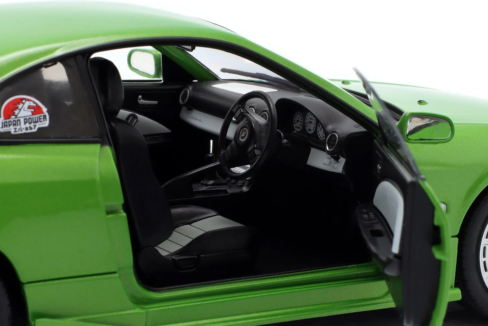 Nissan Silvia S15 SPEC-R Aero green 1:18 Solido