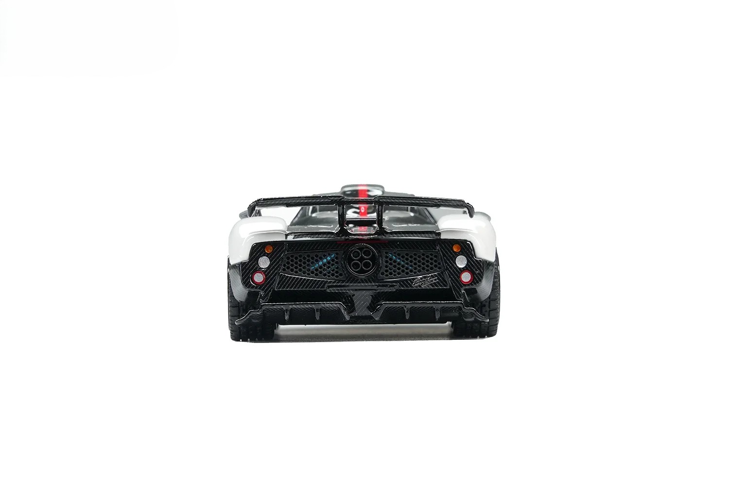 Pagani Zonda Cinque Coupe 2009 bianco benny 1:64 Almost Real