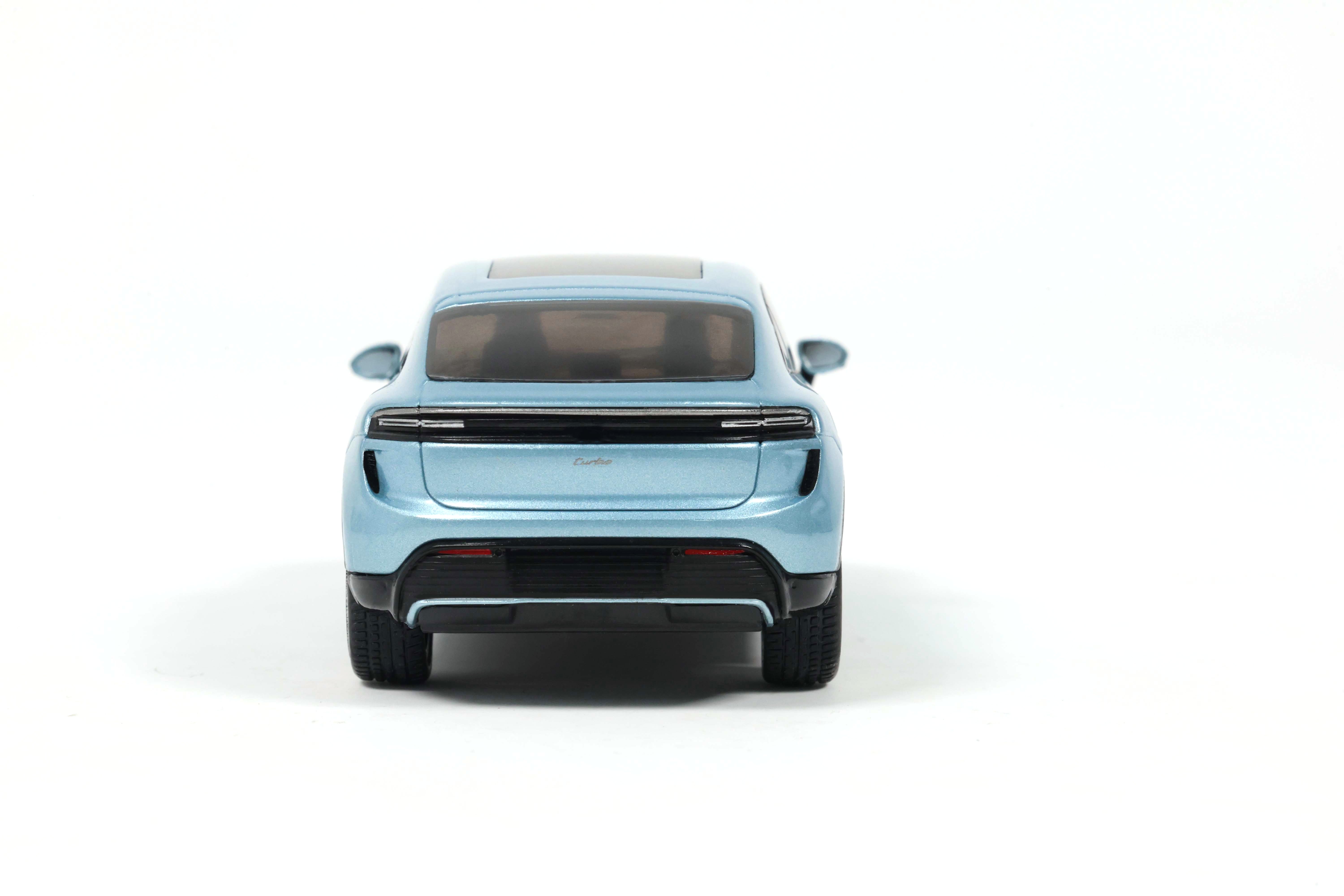 Porsche Macan Turbo 2025 frozen blue metallic 1:43 Solido