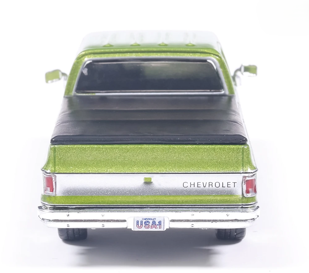 Chevrolet Cheyenne Super C10 Crew Cab Fleetside Lowered 1974 lime green metallic 1:64 Ixo America