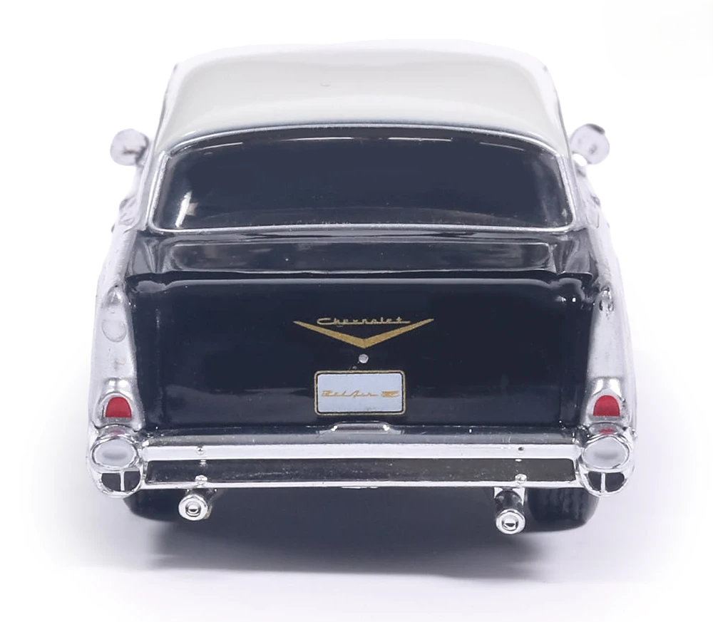 Chevrolet Bel Air 1957 onyx black/imperial white 1:64 Ixo America