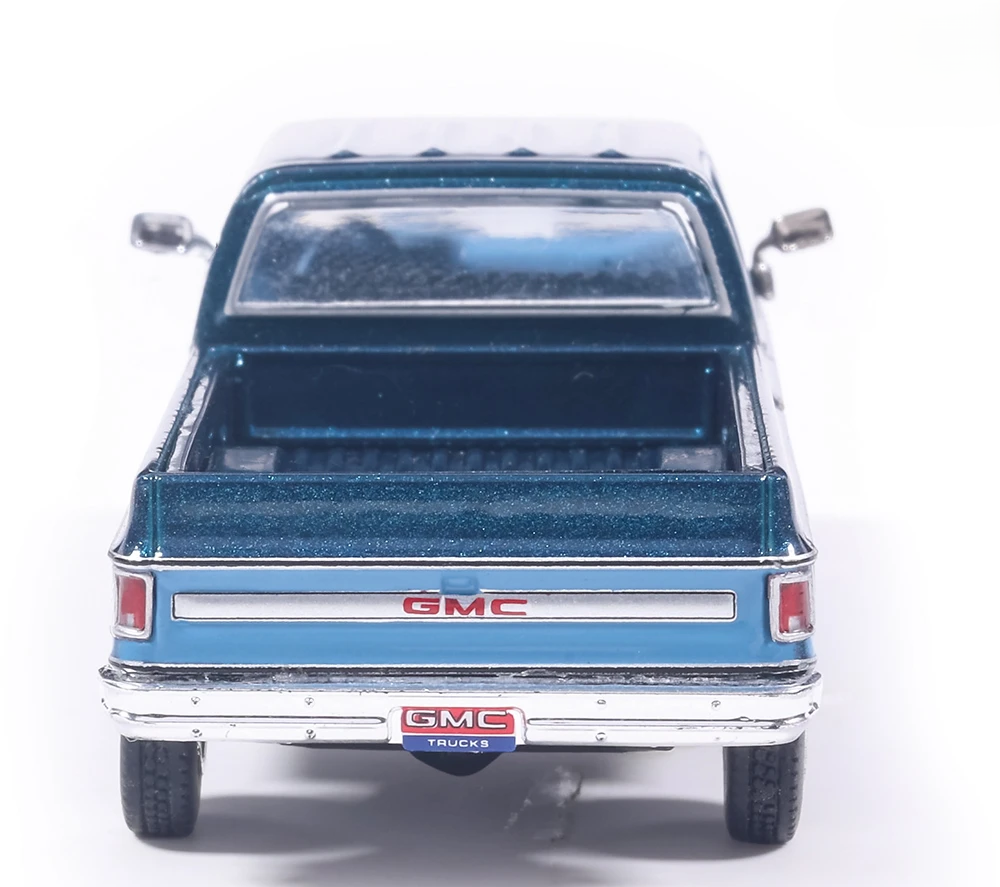 GMC High Sierra K2500 Crew Cab Wideside 1980 dark blue/medium blue metallic 1:64 Ixo America