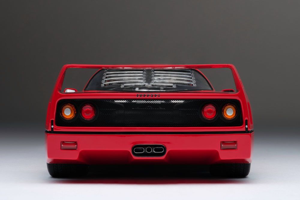 Ferrari F40 red 1:18 Amalgam