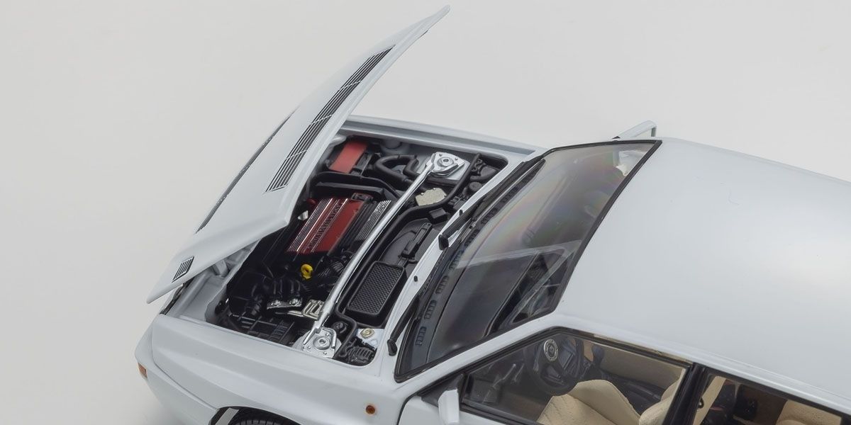 Lancia Delta white 1:18 Kyosho