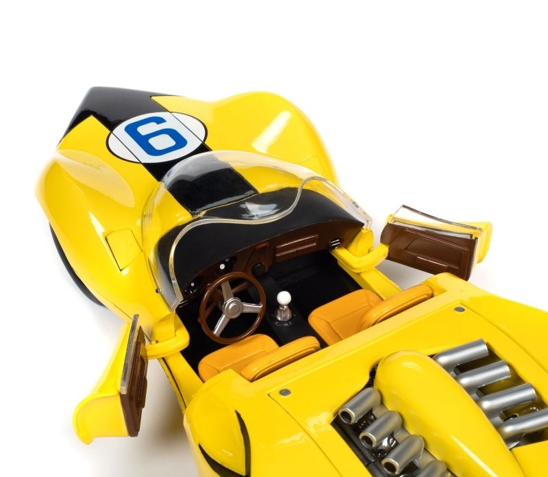 Speed Racer Shooting Star with Racer x figure 1:18 Auto World