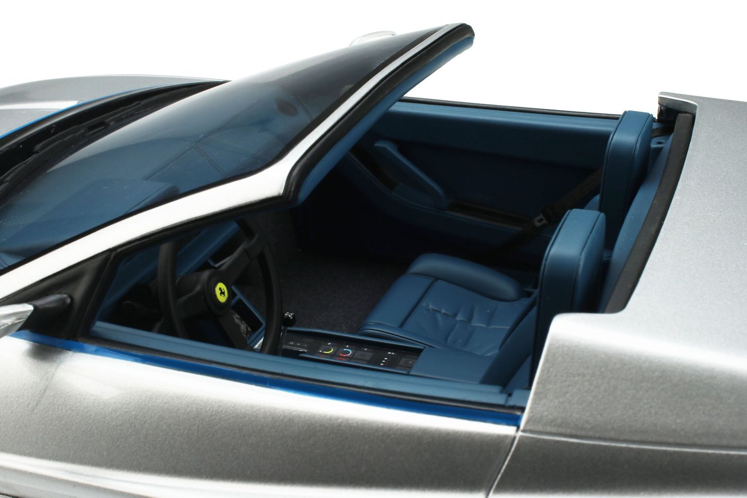 Ferrari Testarossa Spyder 1998 silver 1:12 GT Spirit