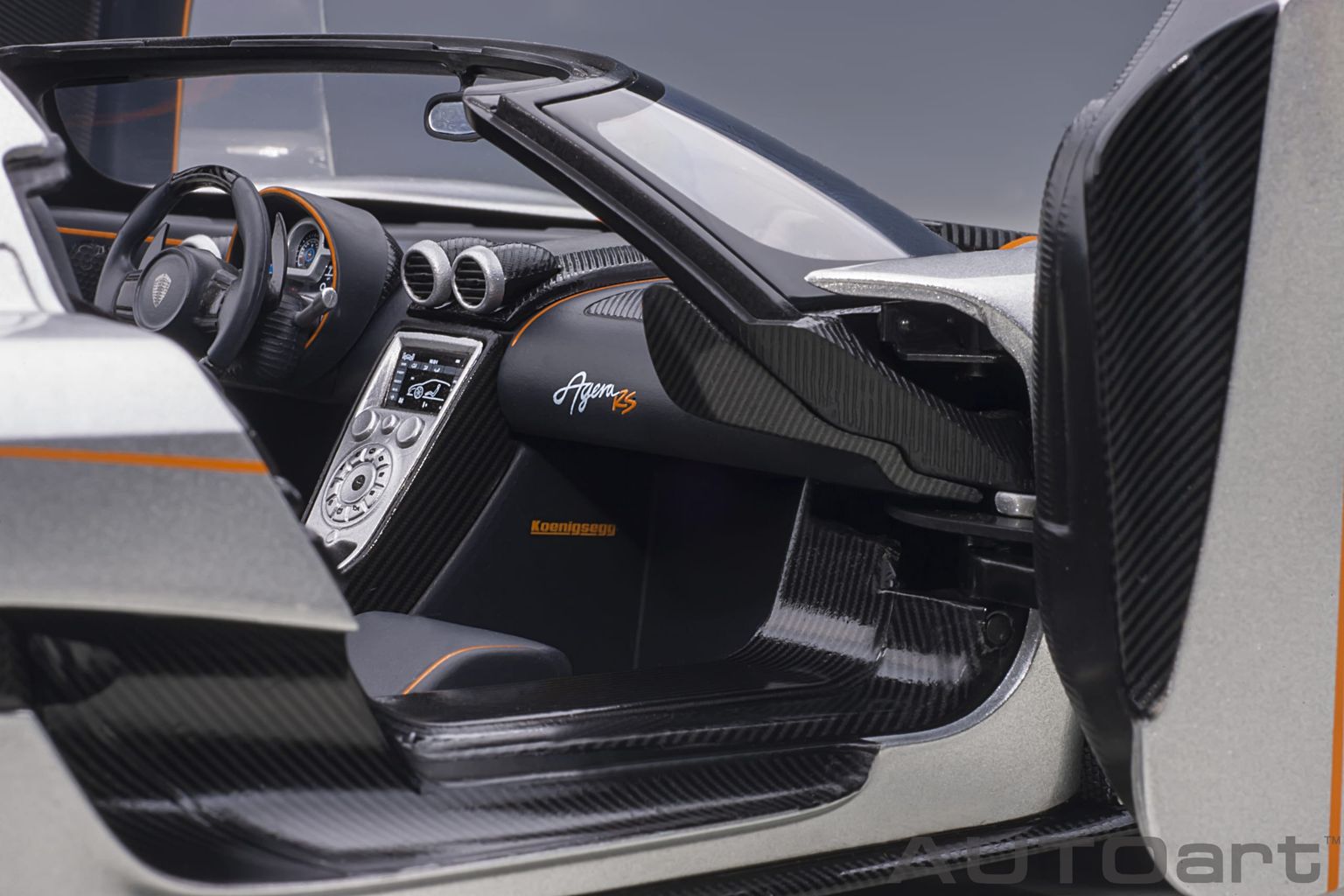 Koenigsegg Agera RS 2015 moon silver/carbon/orange accents 1:18 AUTOart