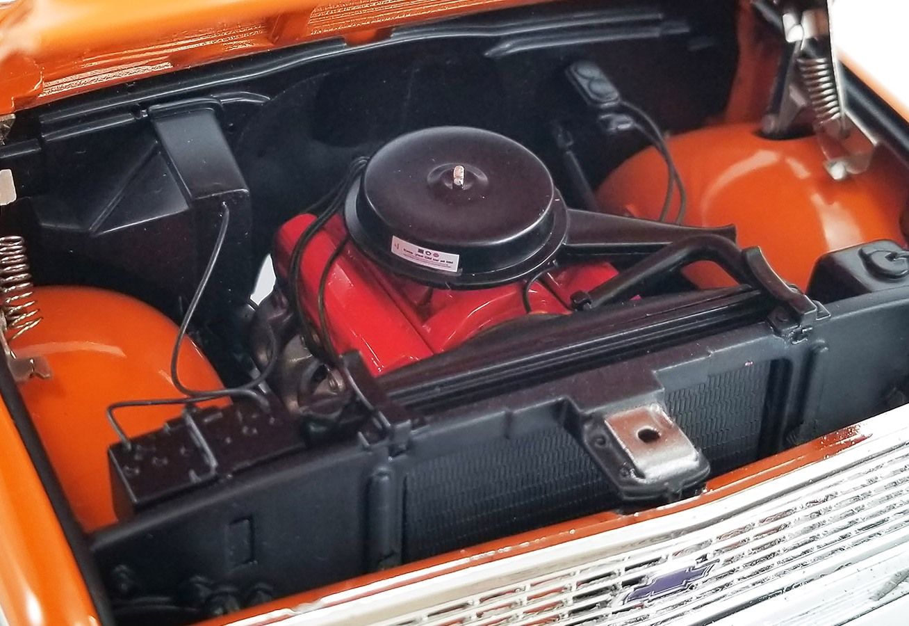 Chevrolet C10 4x4 1972 orange/white 1:18 Acme Diecast