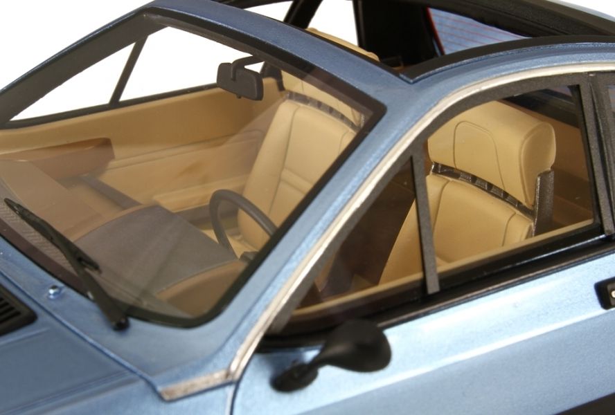 Lancia Scorpion 1976 gold metallic 1:18 Laudoracing Model