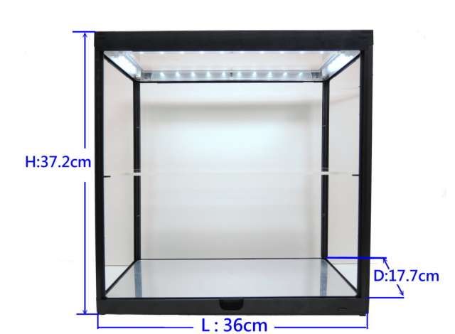 Plastová vitrína s LED osvětlením pro 2 modely 1:18 Triple9 Collection